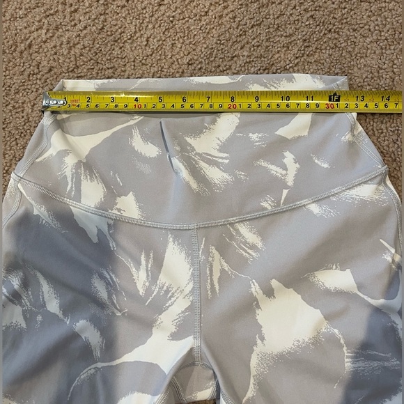 LULULEMON Athletica High-Rise Pop-White Compression Leggings - Picture 5 of 9